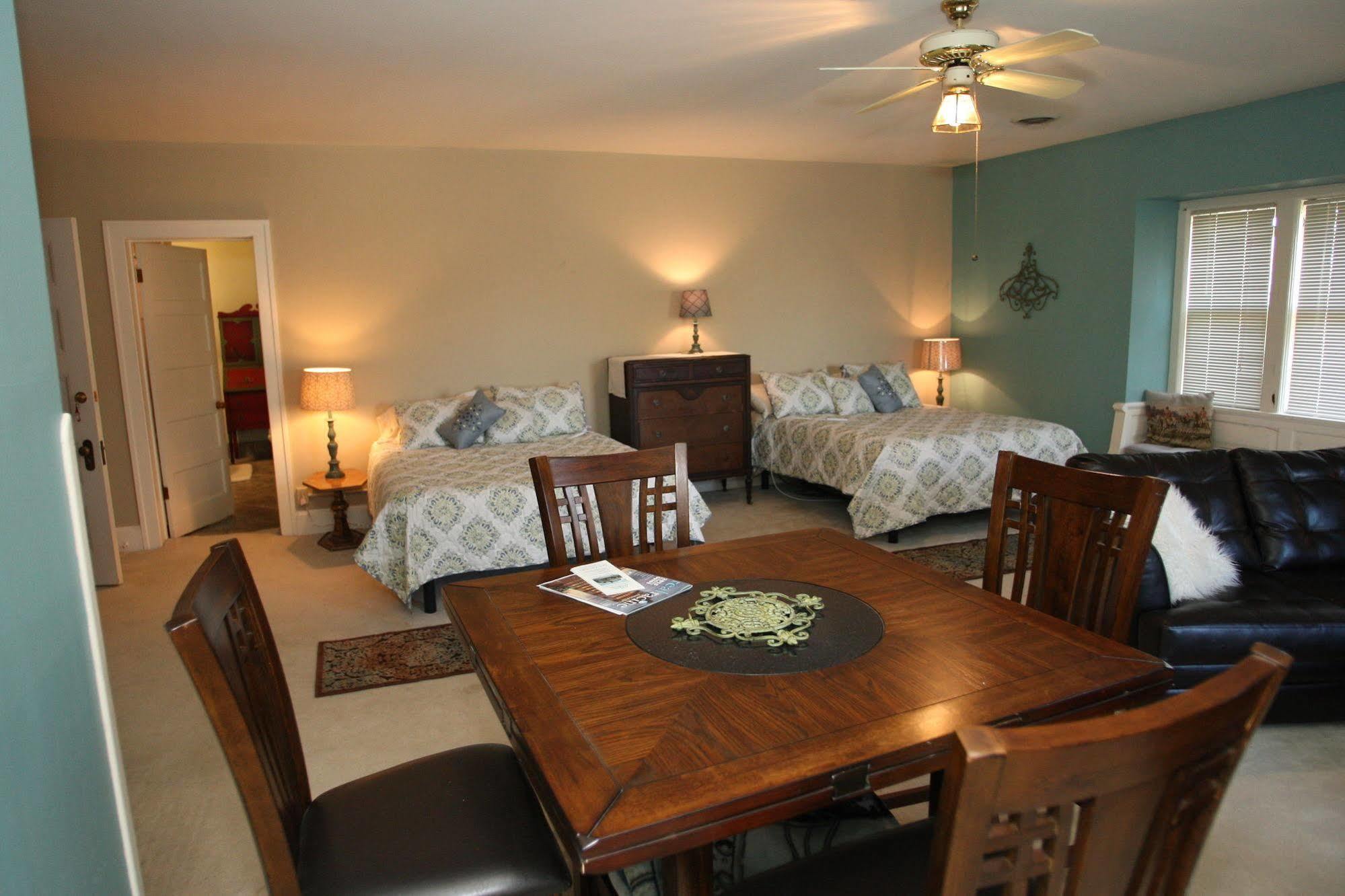 คริสต์มาส เฮาส์ เบด แอนด์ เบรคฟาสต์ Bed & Breakfast ราซีน ภายนอก รูปภาพ